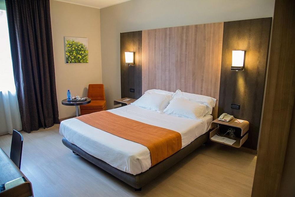Thotel Lamezia Lamezia Terme Buitenkant foto