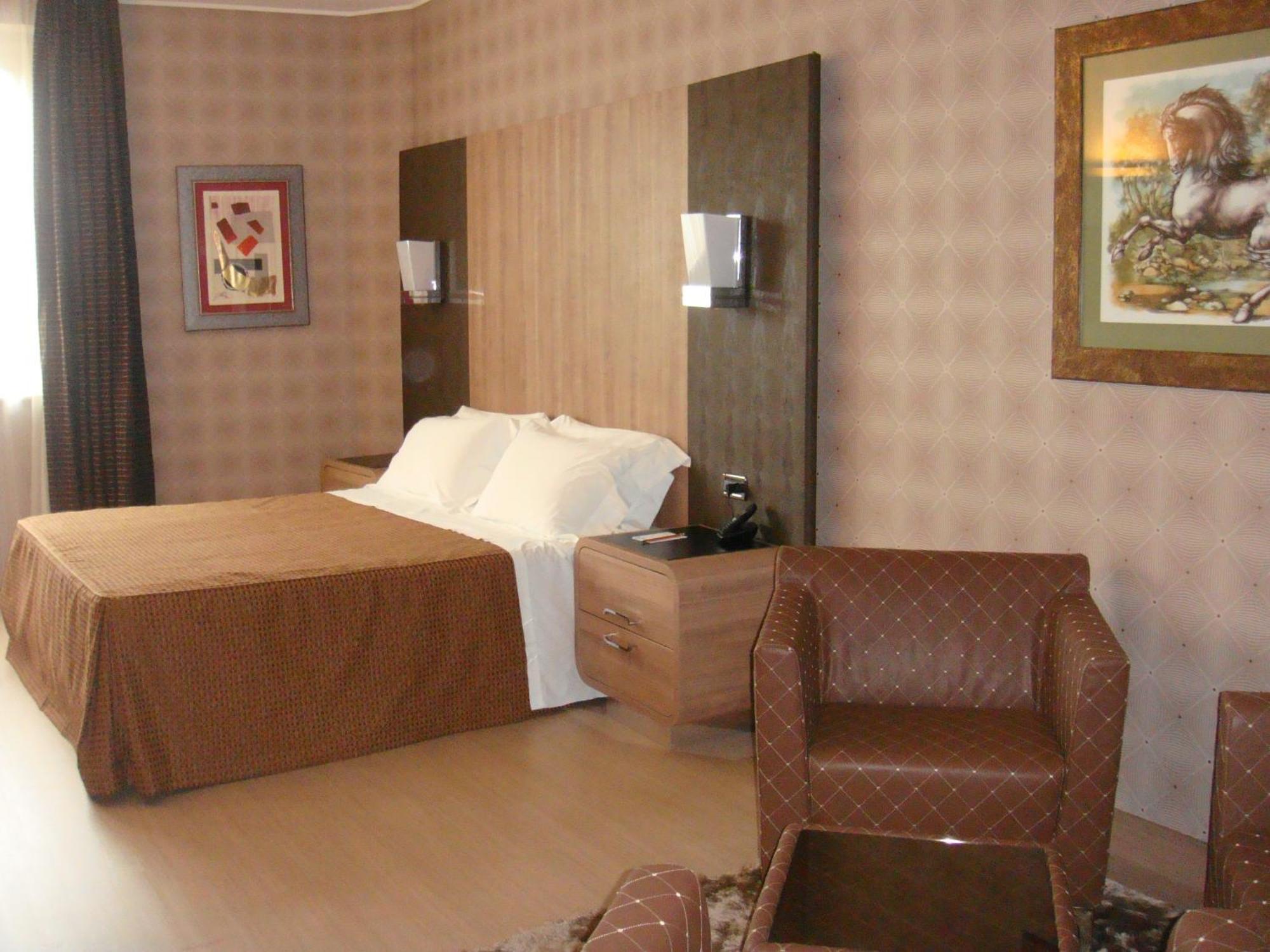 Thotel Lamezia Lamezia Terme Buitenkant foto