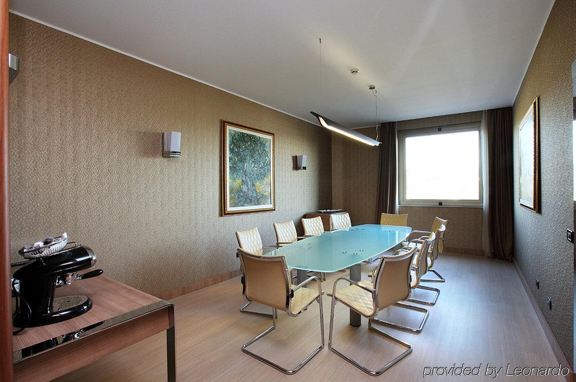 Thotel Lamezia Lamezia Terme Buitenkant foto