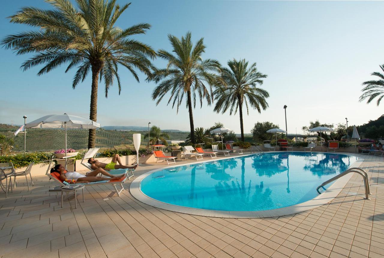 Thotel Lamezia Lamezia Terme Buitenkant foto