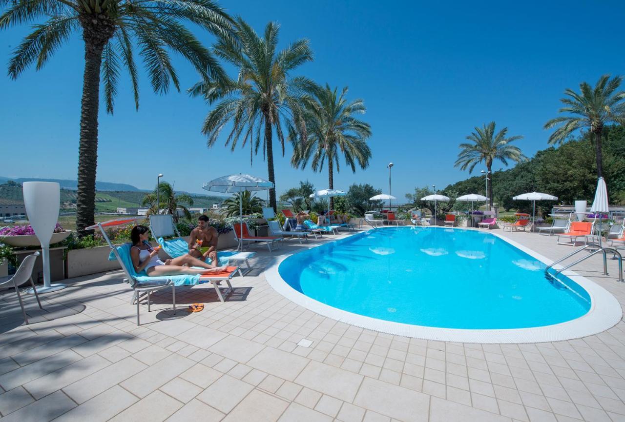 Thotel Lamezia Lamezia Terme Buitenkant foto