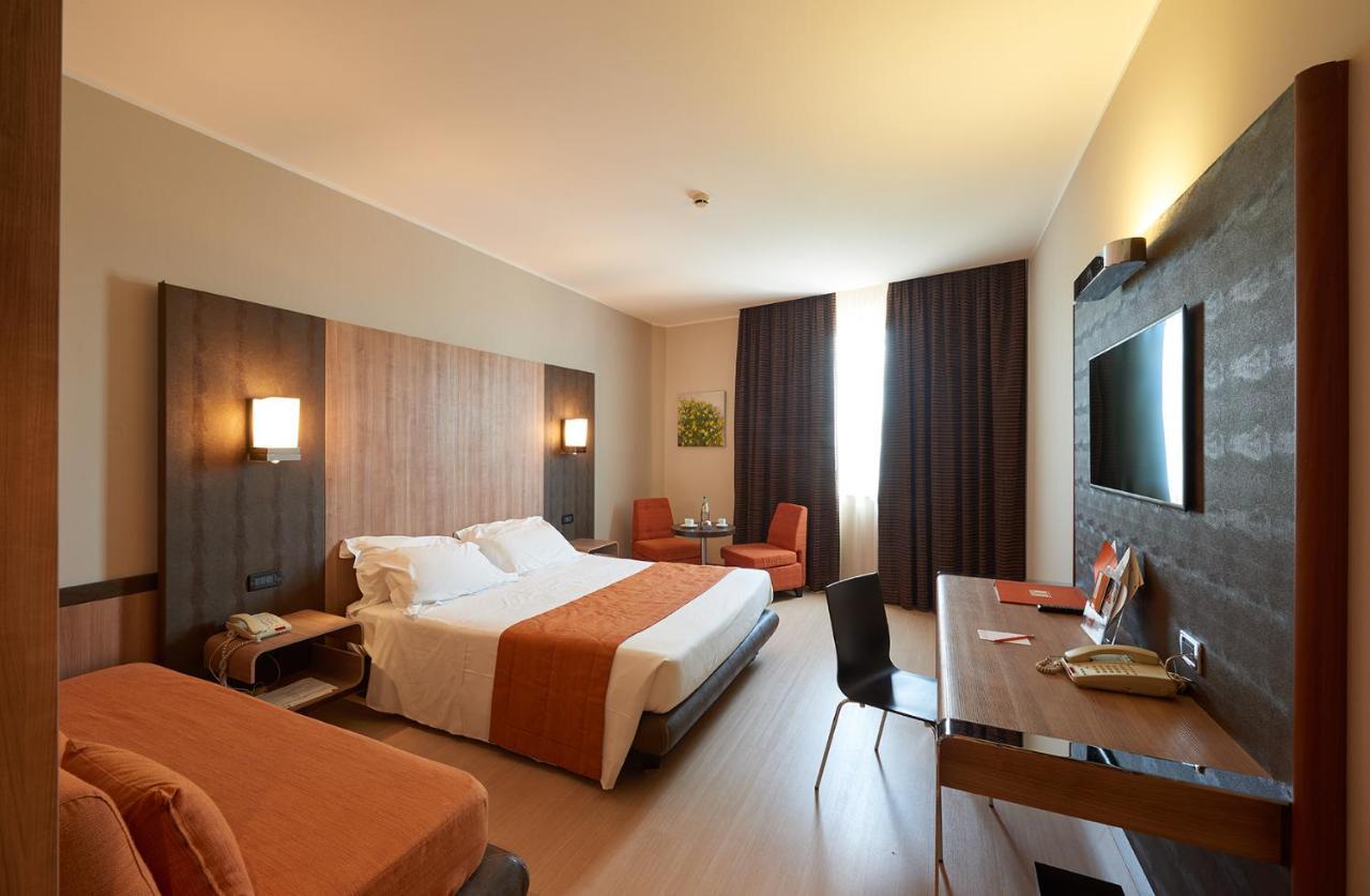 Thotel Lamezia Lamezia Terme Buitenkant foto
