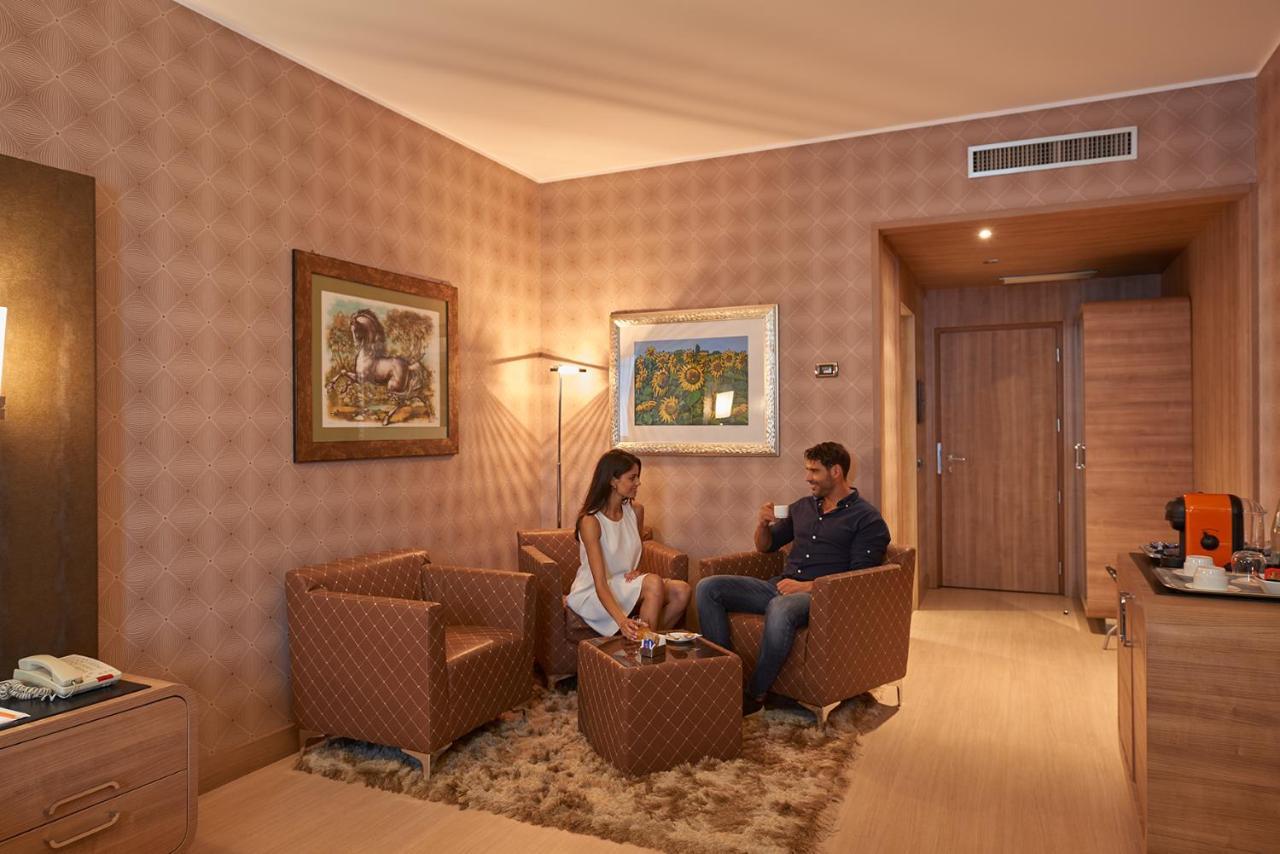 Thotel Lamezia Lamezia Terme Buitenkant foto